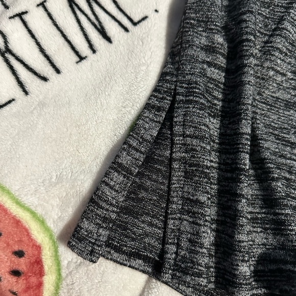 Apt 9 midi skirt with side slit in a weathered dark grey black. 🩷 - Picture 3 of 6